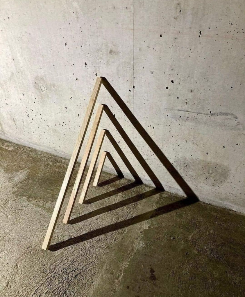 Triangle optical illusion